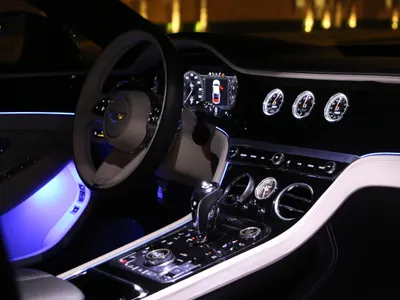 2023 بنتلي جي تي في 8 اس