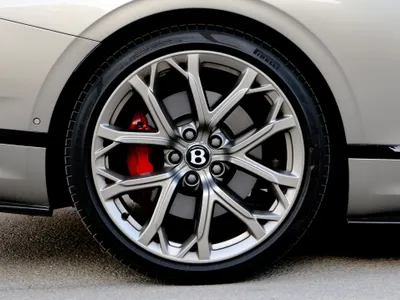 2023 بنتلي جي تي في 8 اس