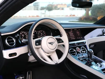 2023 بنتلي جي تي في 8 اس