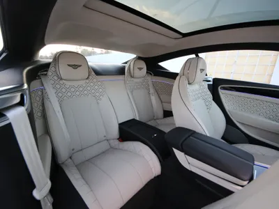 2023 بنتلي جي تي في 8 اس