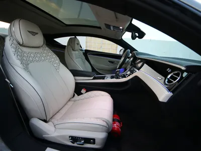 2023 بنتلي جي تي في 8 اس