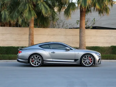 2023 بنتلي جي تي في 8 اس