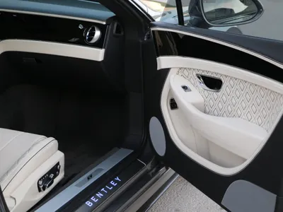 2023 بنتلي جي تي في 8 اس