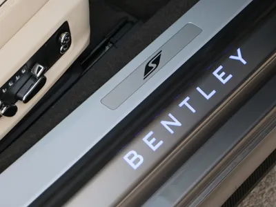 2023 بنتلي جي تي في 8 اس