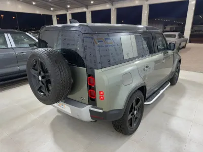 2020 لاند روفر ديفيندر اس اي