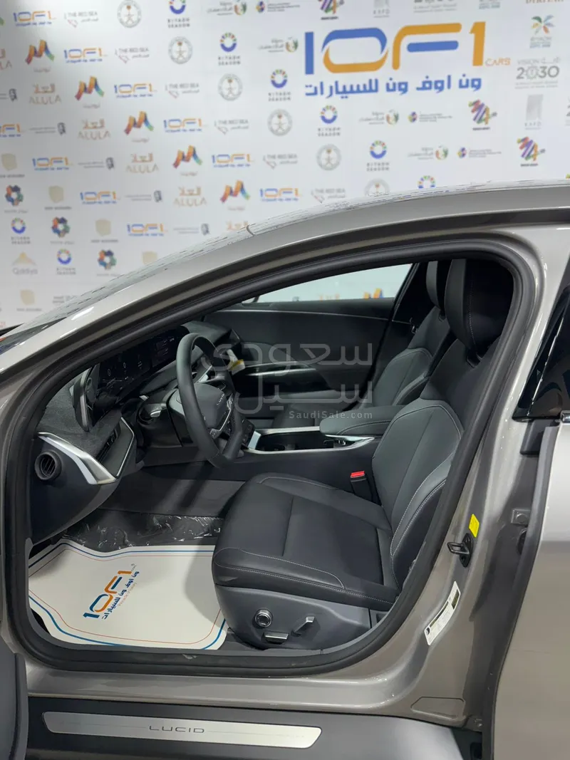 2024 لوسيد اير بيور