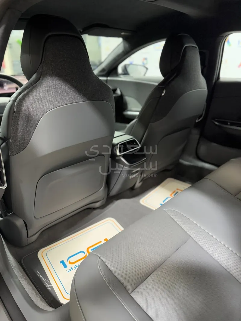 2024 لوسيد اير بيور