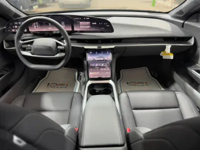 2024 لوسيد اير بيور