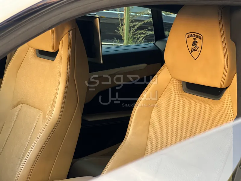 2021 لمبرجيني اوروس