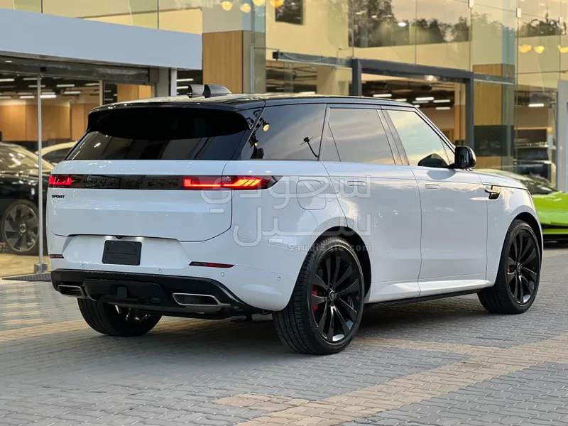 2024 لاند روفر رينج روفر سبورت اتش اس اي