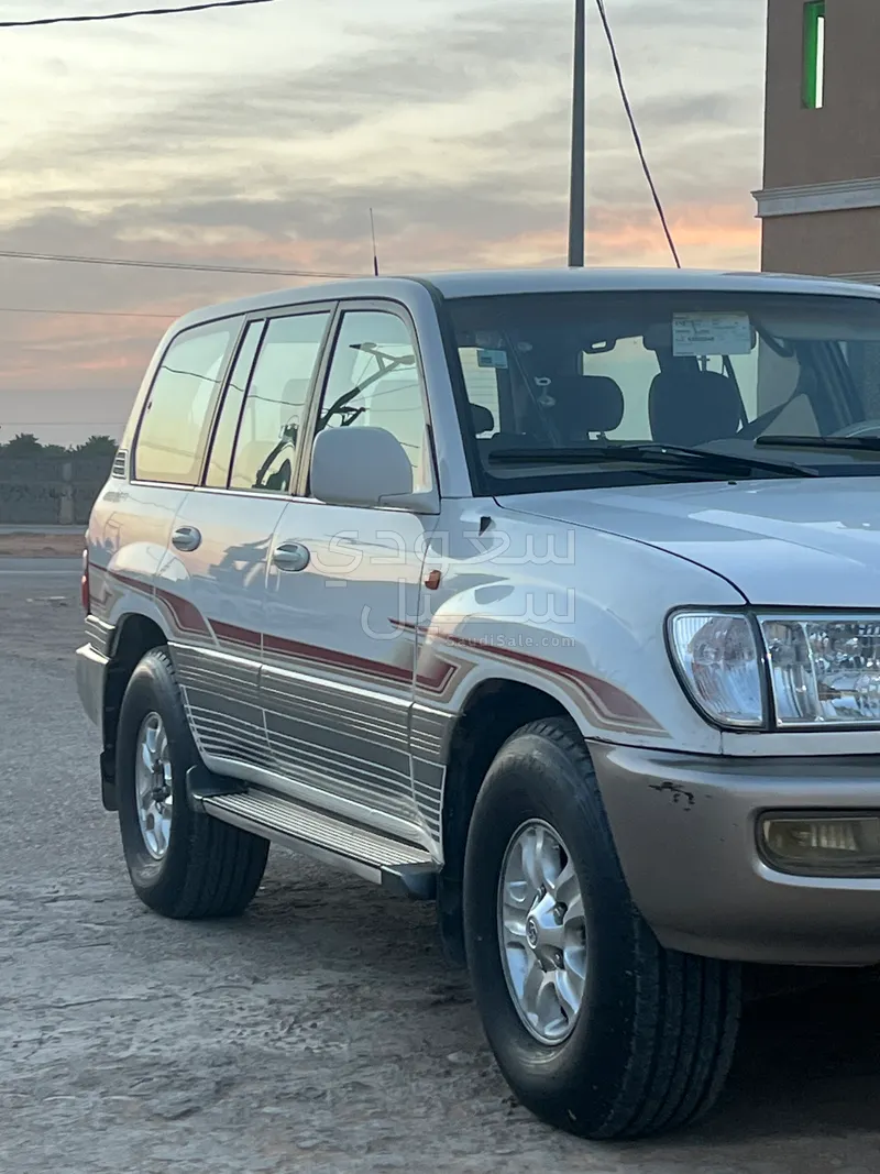 2003 تويوتا لاند كروزر جي اكس ار