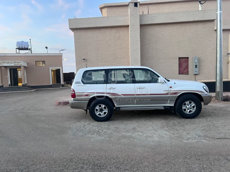 2003 تويوتا لاند كروزر جي اكس ار