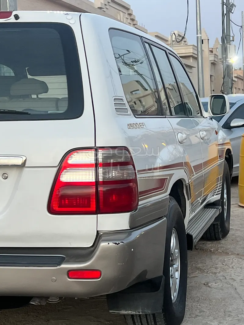 2003 تويوتا لاند كروزر جي اكس ار