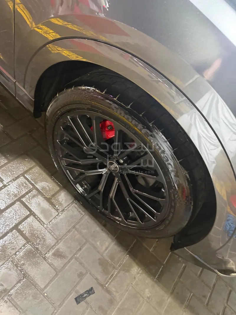 2025 اودي كيو 8 اس لاين