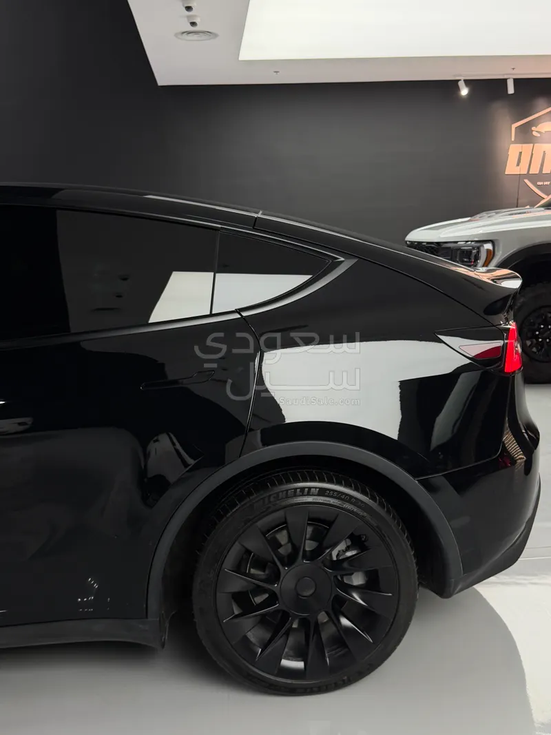 2023 تيسلا موديل واي