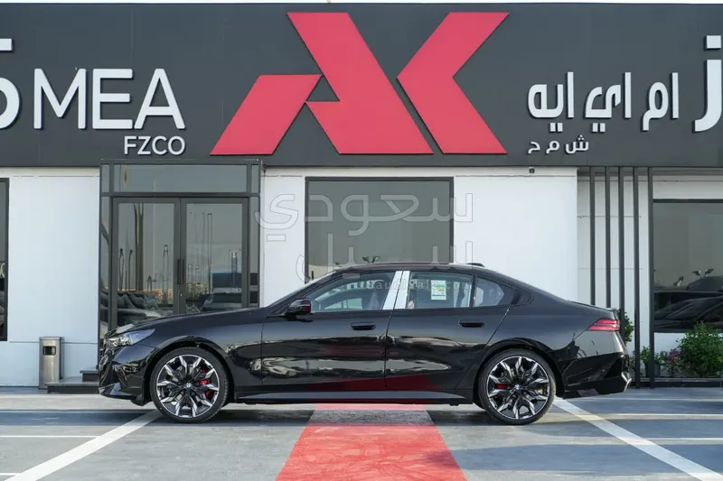 2026 بي ام دبليو الفئة الخامسة 530 إم كت