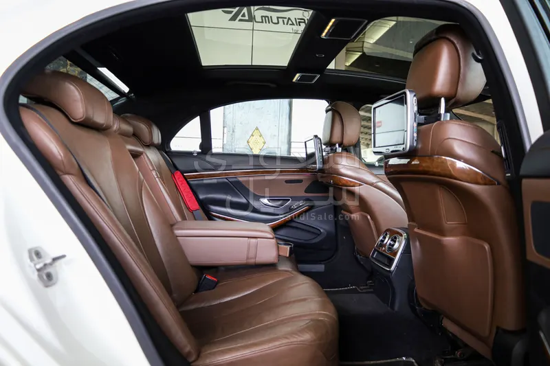 2015 مرسيدس - بنز إس 400