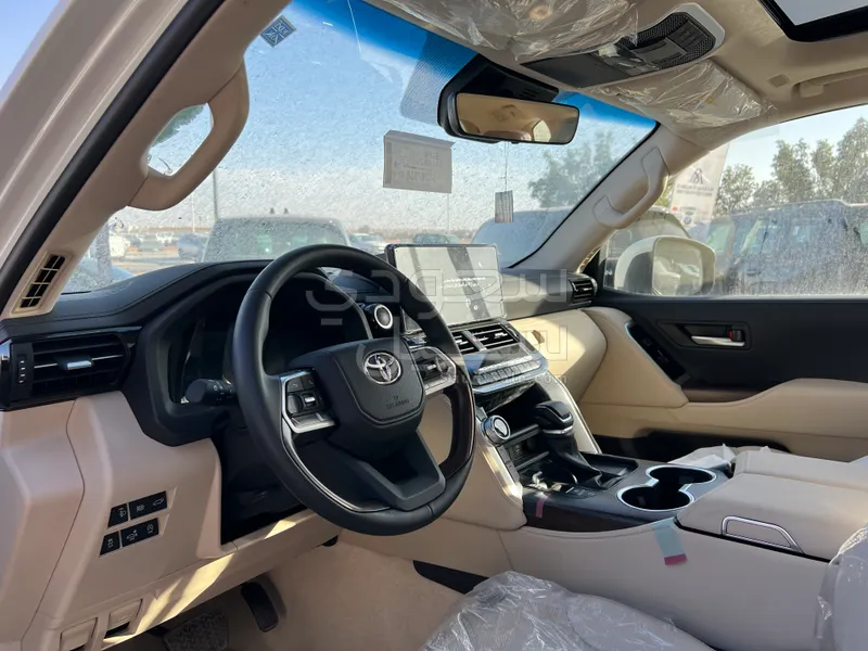 2025 تويوتا لاند كروزر جي اكس ار