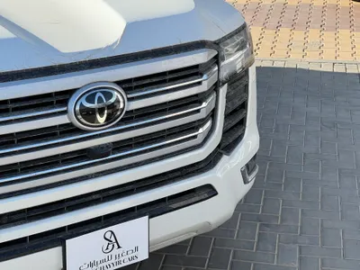 2025 تويوتا لاند كروزر جي اكس ار