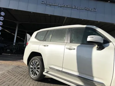 2025 تويوتا لاند كروزر جي اكس ار