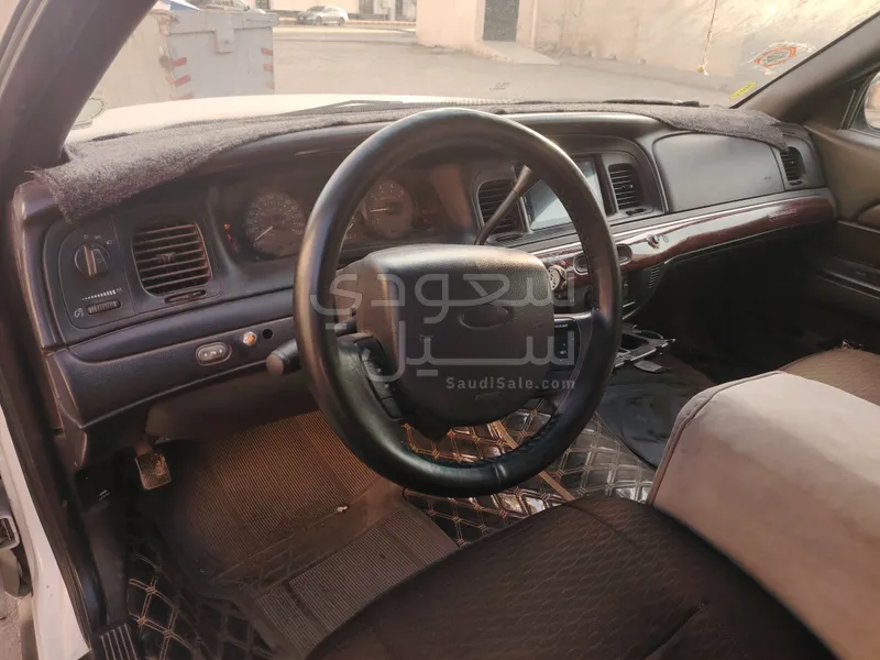 2007 فورد كراون فكتوريا بوليسي