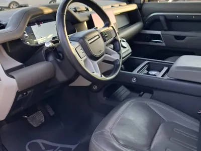 2022 لاند روفر ديفيندر 110