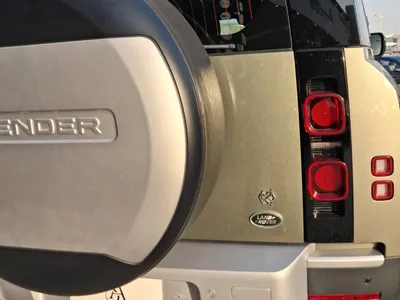 2022 لاند روفر ديفيندر 110