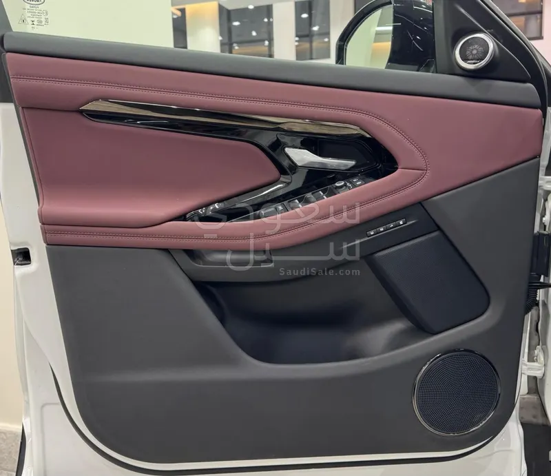 2025 لاند روفر رينج روفر ايفوك داينمك