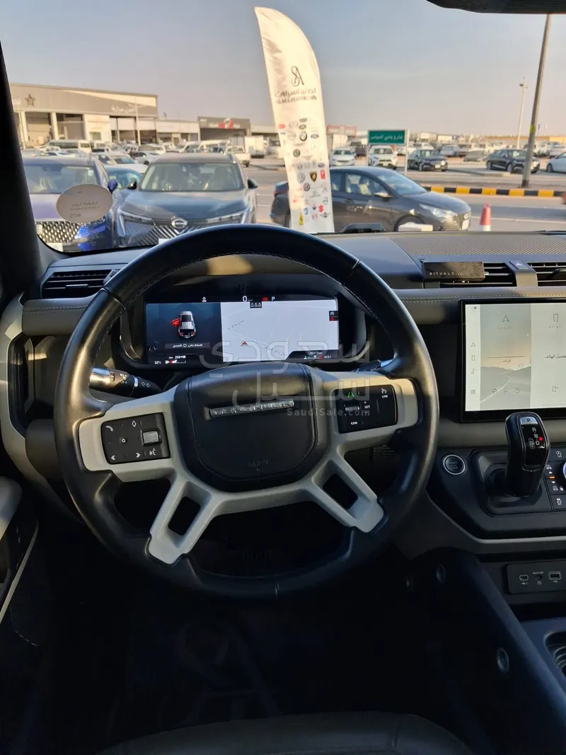 2022 لاند روفر ديفيندر 110