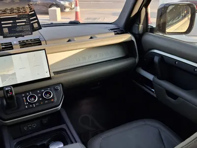 2022 لاند روفر ديفيندر 110