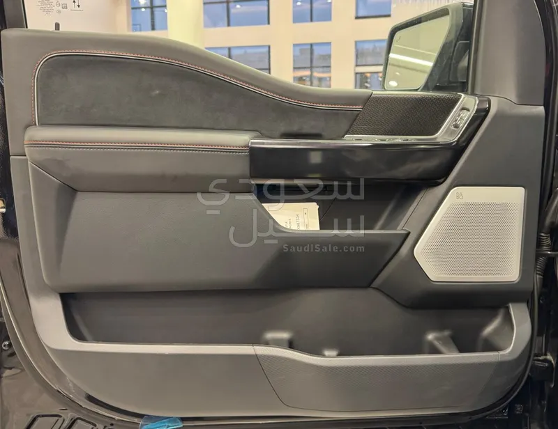 2025 فورد اف 150 رابتور ار