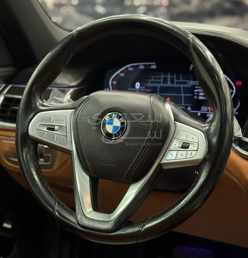 2021 بي ام دبليو الفئة السابعة 730 إل أي