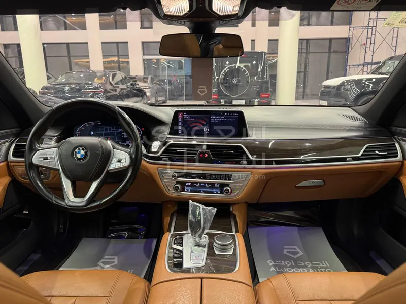 2021 بي ام دبليو الفئة السابعة 730 إل أي