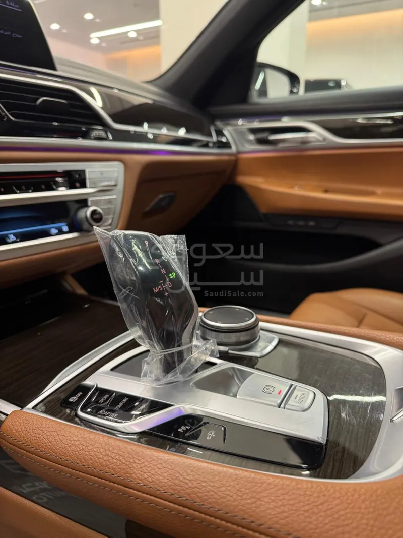 2021 بي ام دبليو الفئة السابعة 730 إل أي