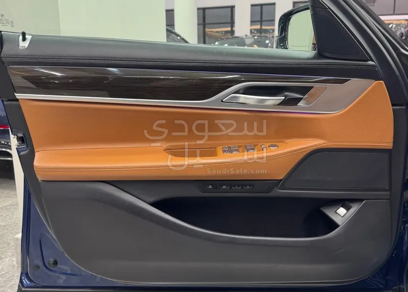 2021 بي ام دبليو الفئة السابعة 730 إل أي