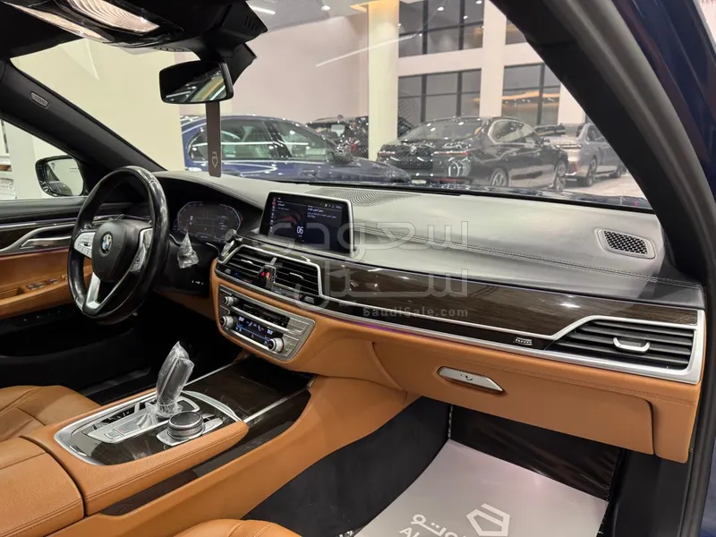 2021 بي ام دبليو الفئة السابعة 730 إل أي