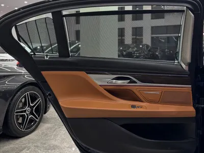 2021 بي ام دبليو الفئة السابعة 730 إل أي