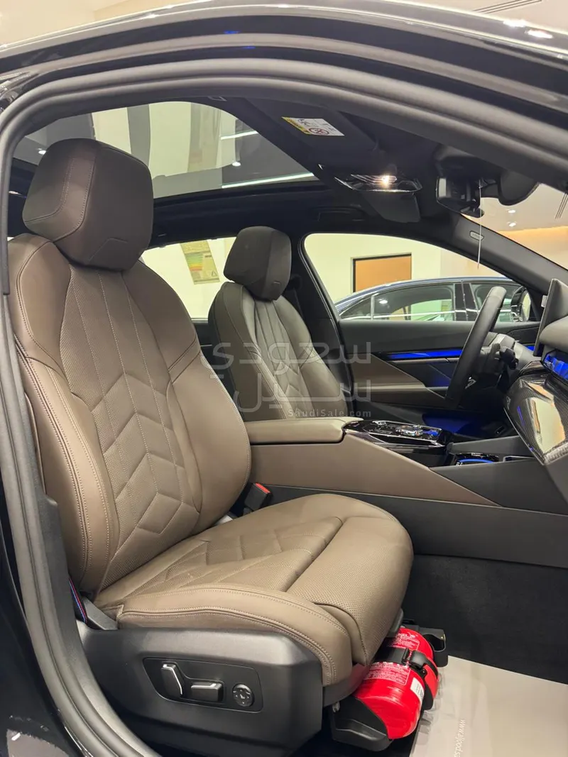 2026 بي ام دبليو الفئة الخامسة 520 أي إم كت