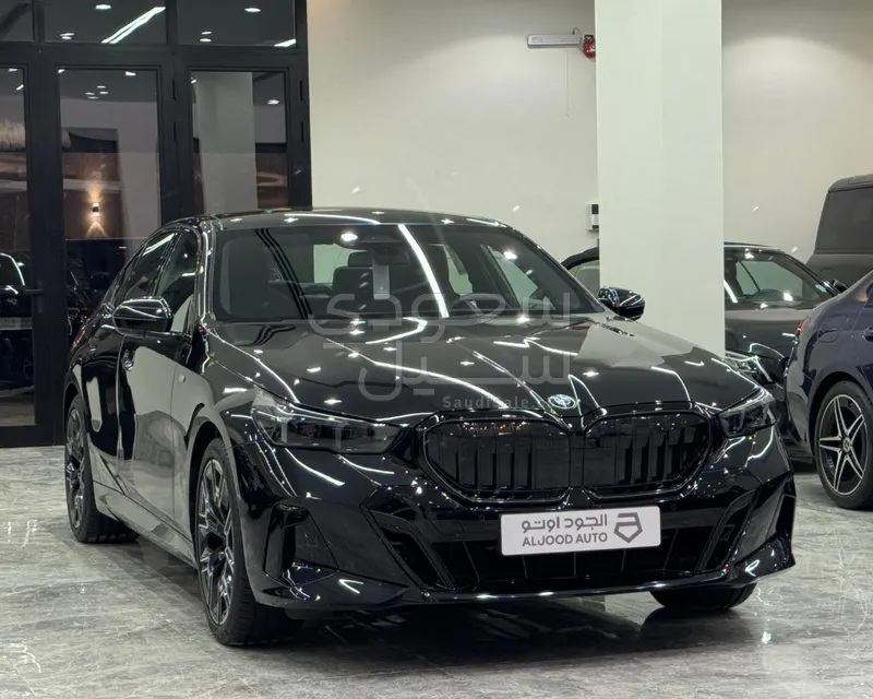 2026 بي ام دبليو الفئة الخامسة 520 أي إم كت