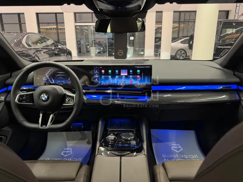 2026 بي ام دبليو الفئة الخامسة 520 أي إم كت