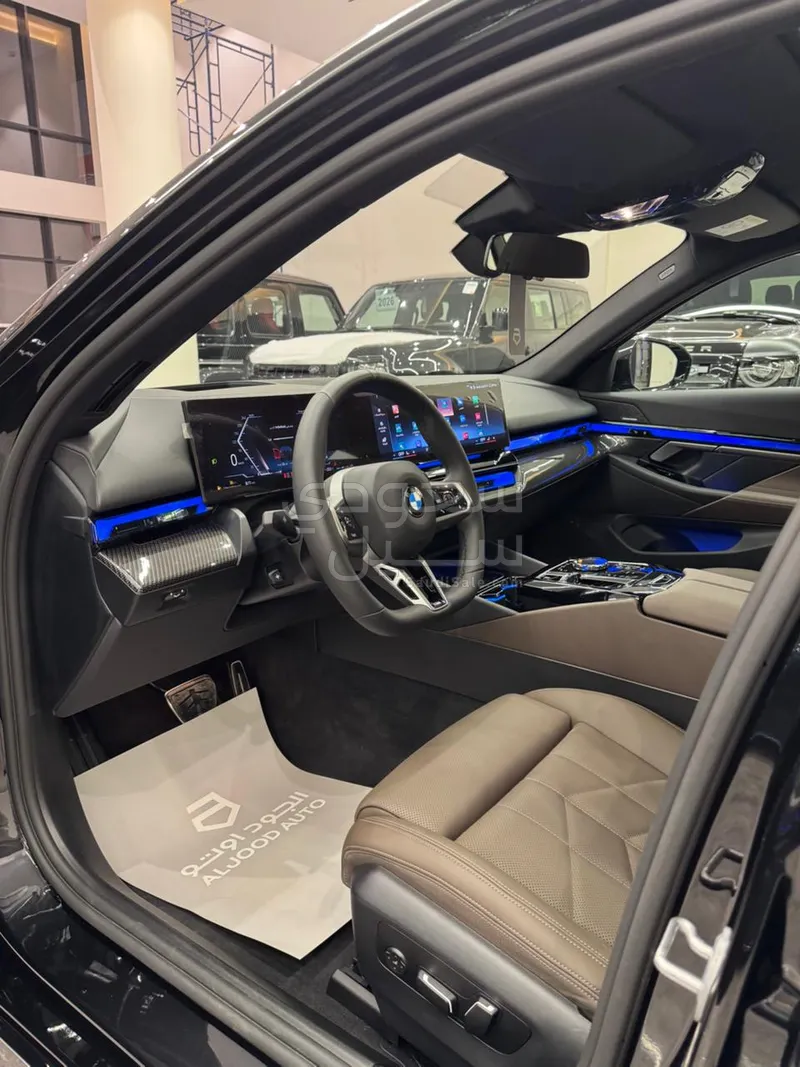 2026 بي ام دبليو الفئة الخامسة 520 أي إم كت