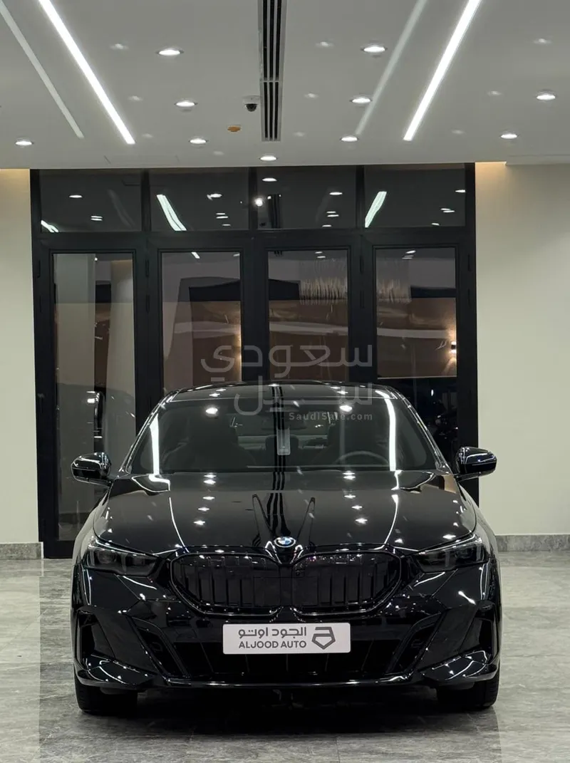 2026 بي ام دبليو الفئة الخامسة 520 أي إم كت