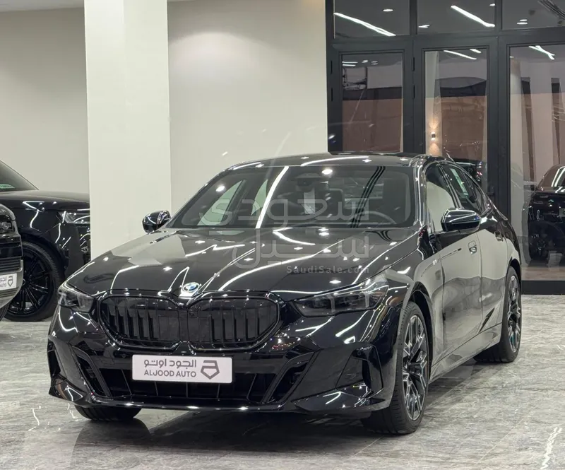 2026 بي ام دبليو الفئة الخامسة 520 أي إم كت