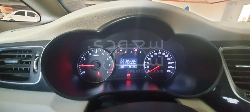 2015 كيا كارنز