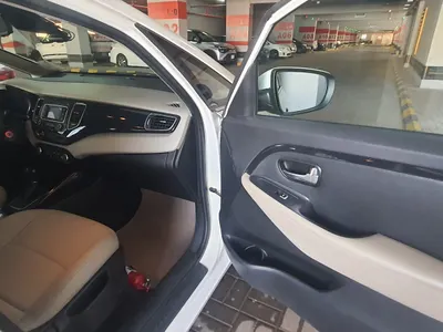 2015 كيا كارنز