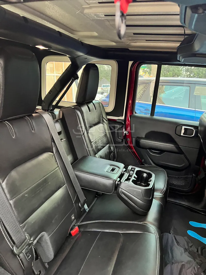 2021 جييب رانجلر صحارى