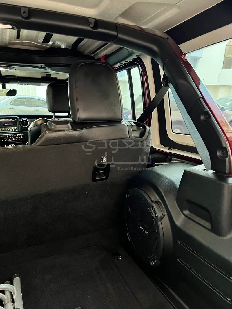 2021 جييب رانجلر صحارى