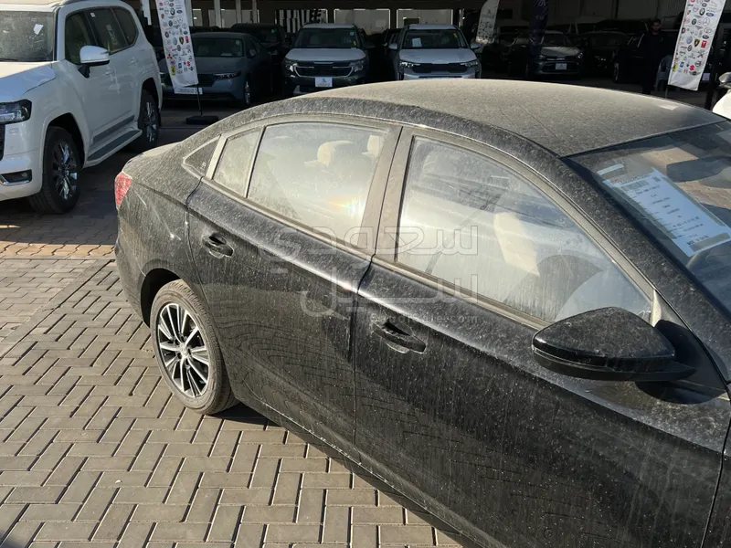 2025 ام جي ام جي 5