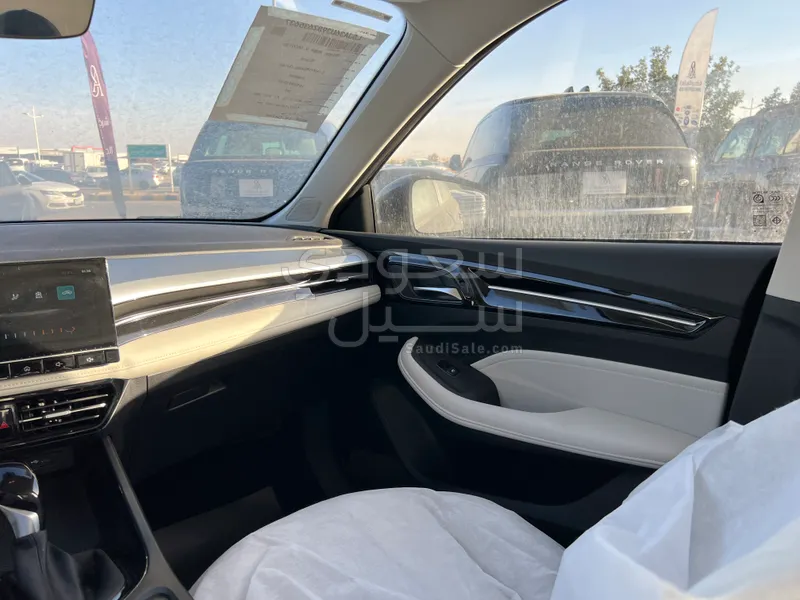 2025 ام جي ام جي 5