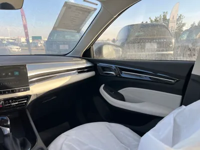 2025 ام جي ام جي 5